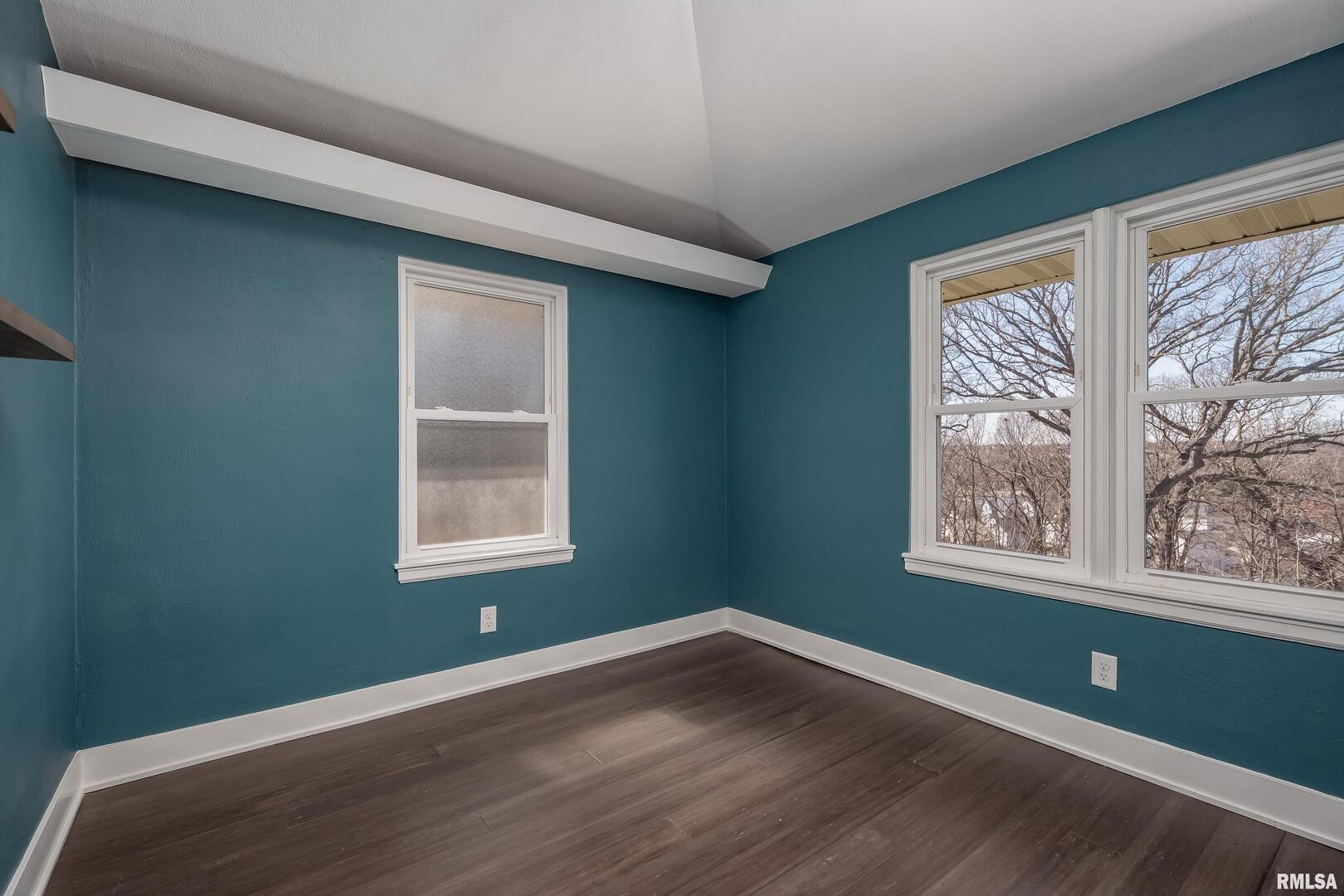 4640 5th Avenue Moline, IL 61265 - Photo 33 of 44