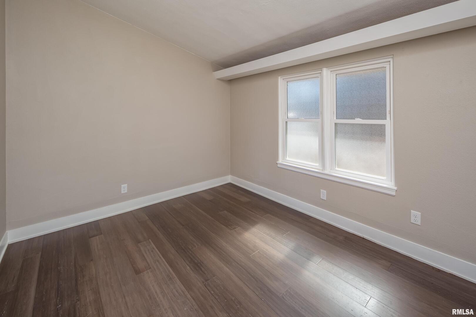 4640 5th Avenue Moline, IL 61265 - Photo 35 of 44