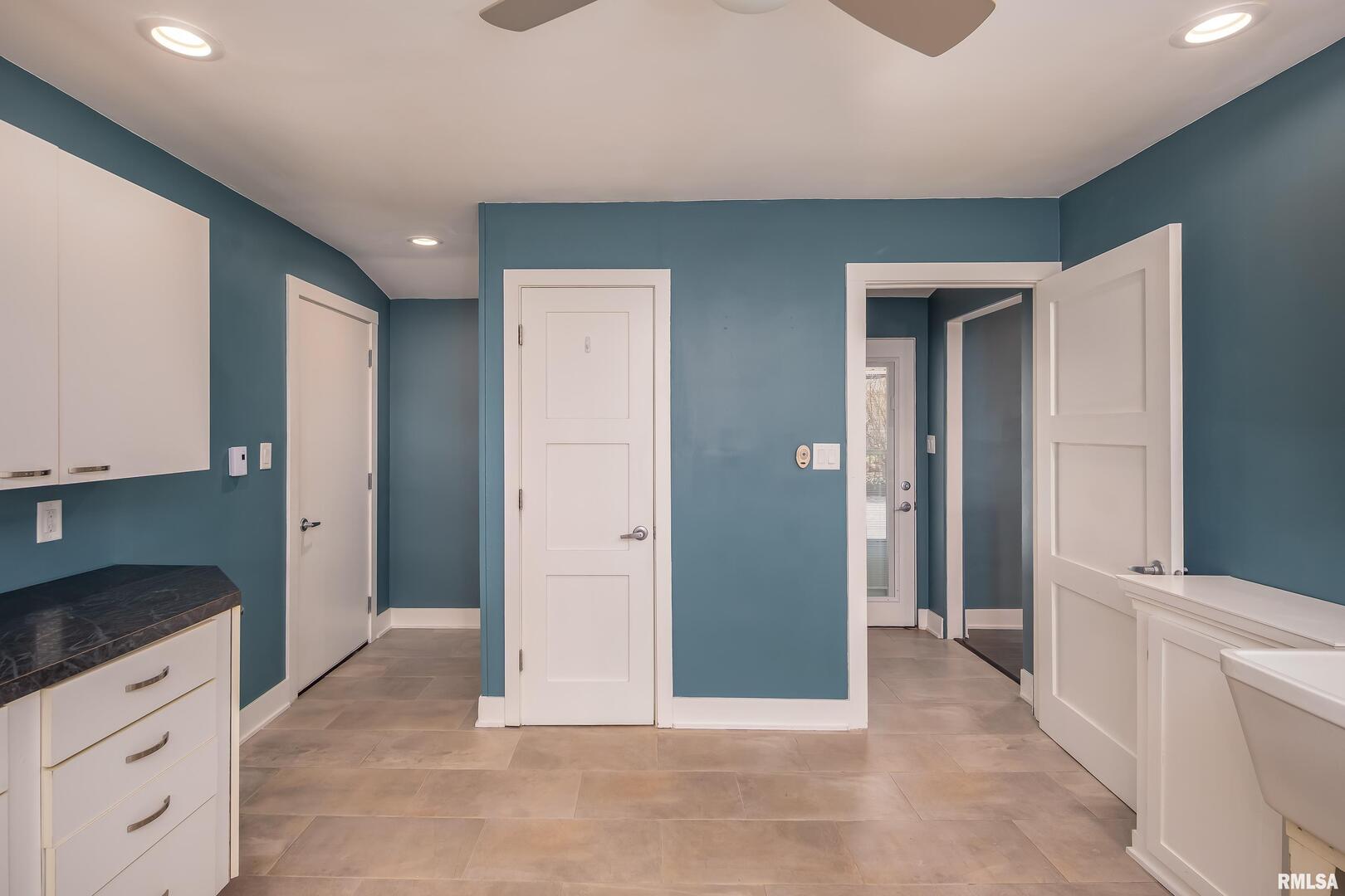 4640 5th Avenue Moline, IL 61265 - Photo 42 of 44