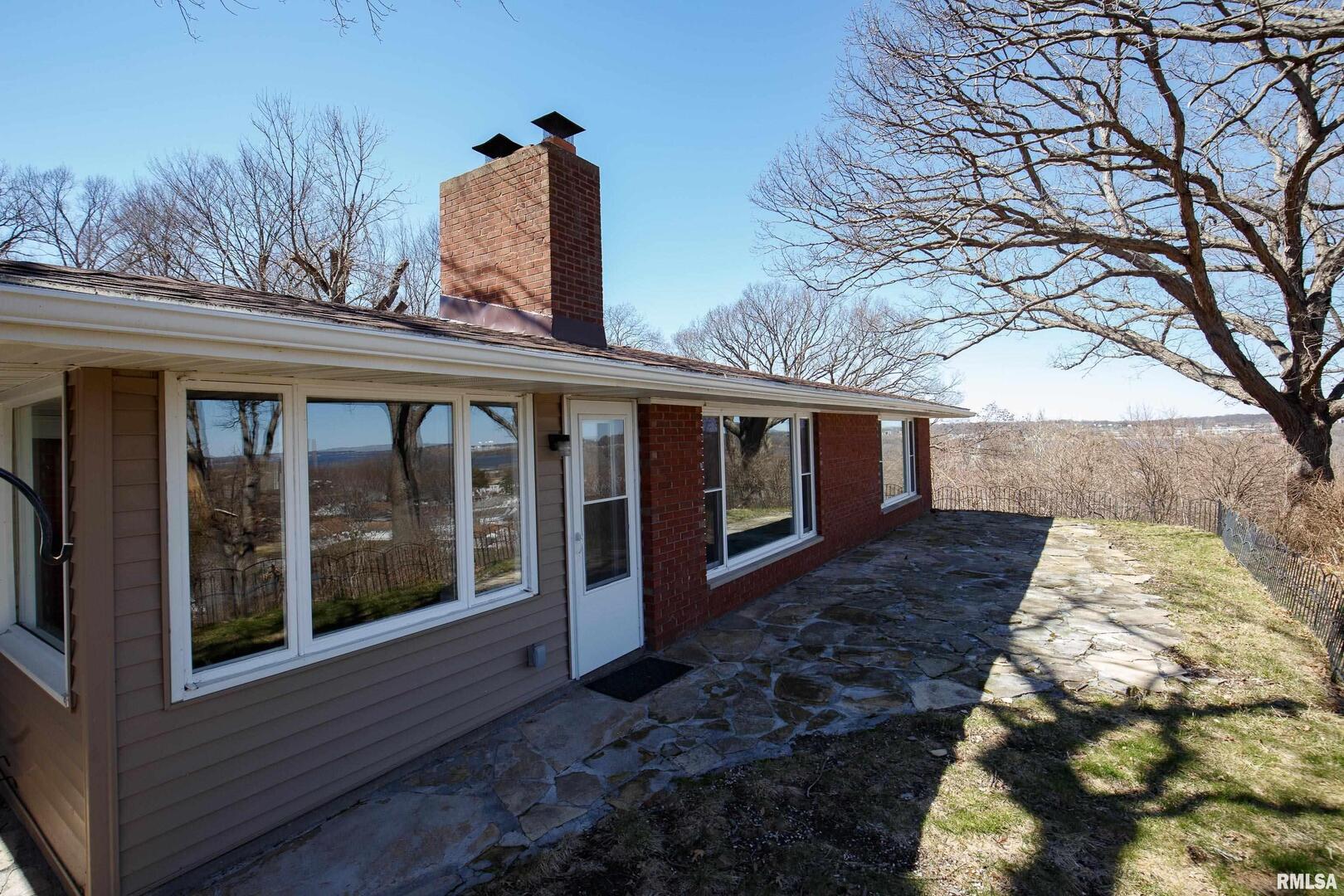 4640 5th Avenue Moline, IL 61265 - Photo 5 of 44