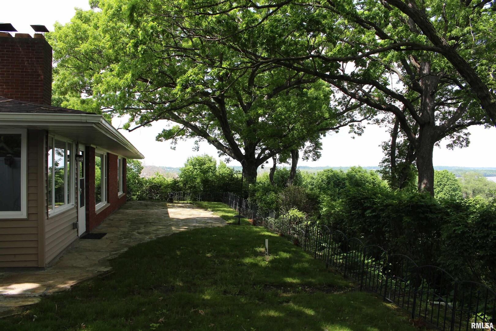 4640 5th Avenue Moline, IL 61265 - Photo 10 of 44