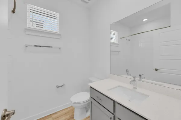 a view of a livingroom with an entryway