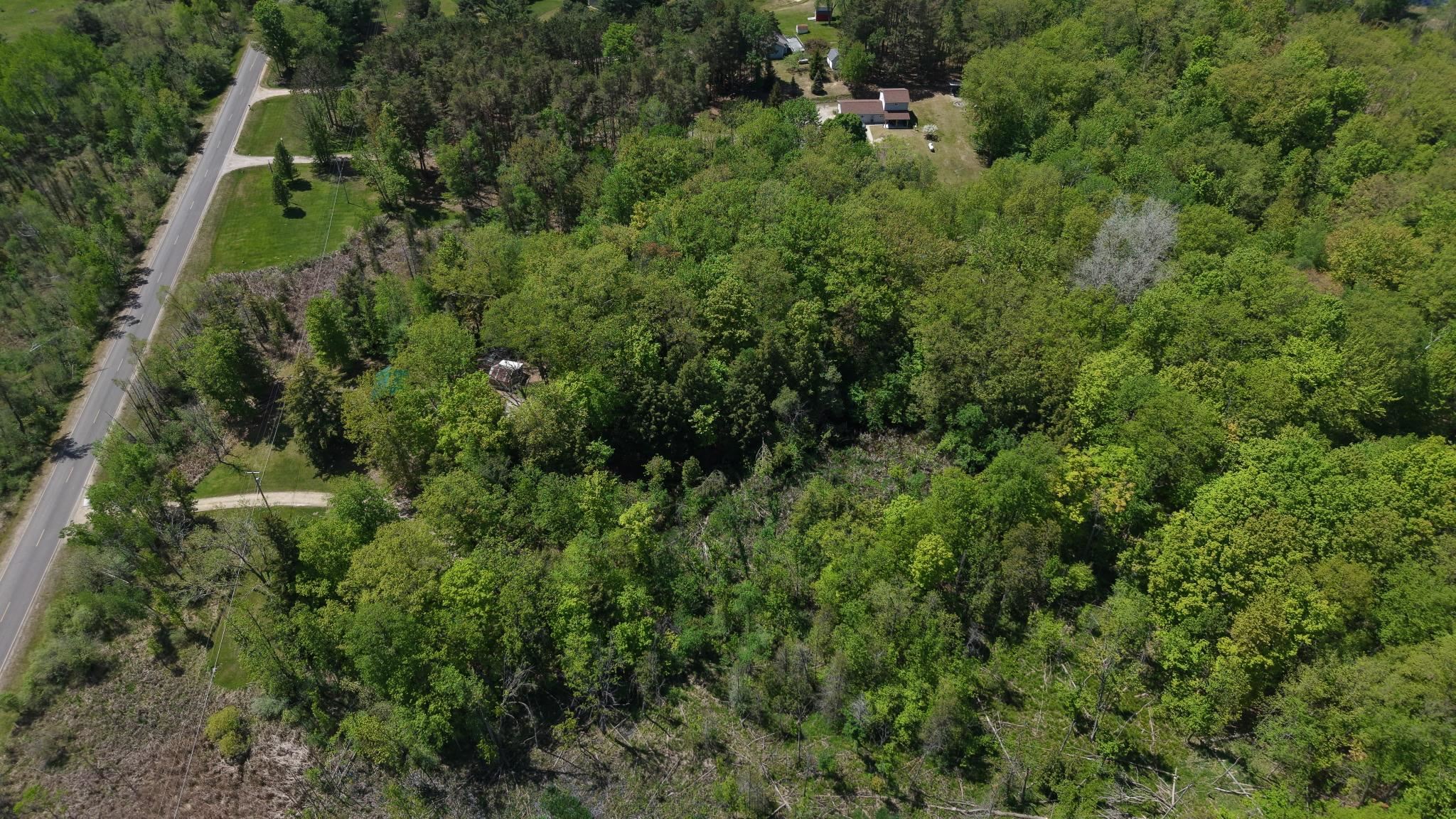 2765 East Rock Road Clare, MI 48617 - Photo 33 of 91 1948374-bdb311a7-6f7c-4972-b1de-9d23dce0a528.JPG