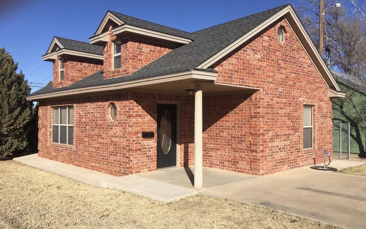 101 Southeast 6th Plainview, TX 79072 - Photo 1 of 31 a view of a house with a small space