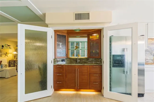 $6,000 | 440 South Gulfview Boulevard, Unit 1705, Clearwater Beach, FL 33767