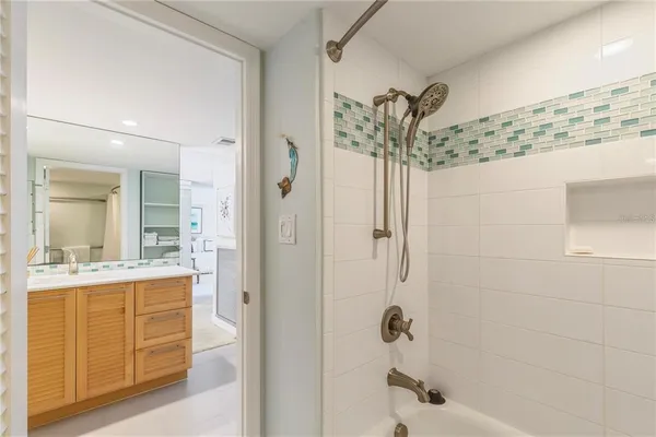 $6,000 | 440 South Gulfview Boulevard, Unit 1705, Clearwater Beach, FL 33767