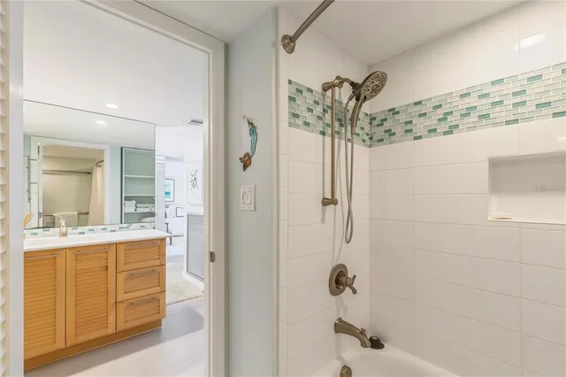 $6,000 | 440 South Gulfview Boulevard, Unit 1705, Clearwater Beach, FL 33767