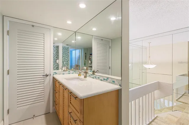 $6,000 | 440 South Gulfview Boulevard, Unit 1705, Clearwater Beach, FL 33767