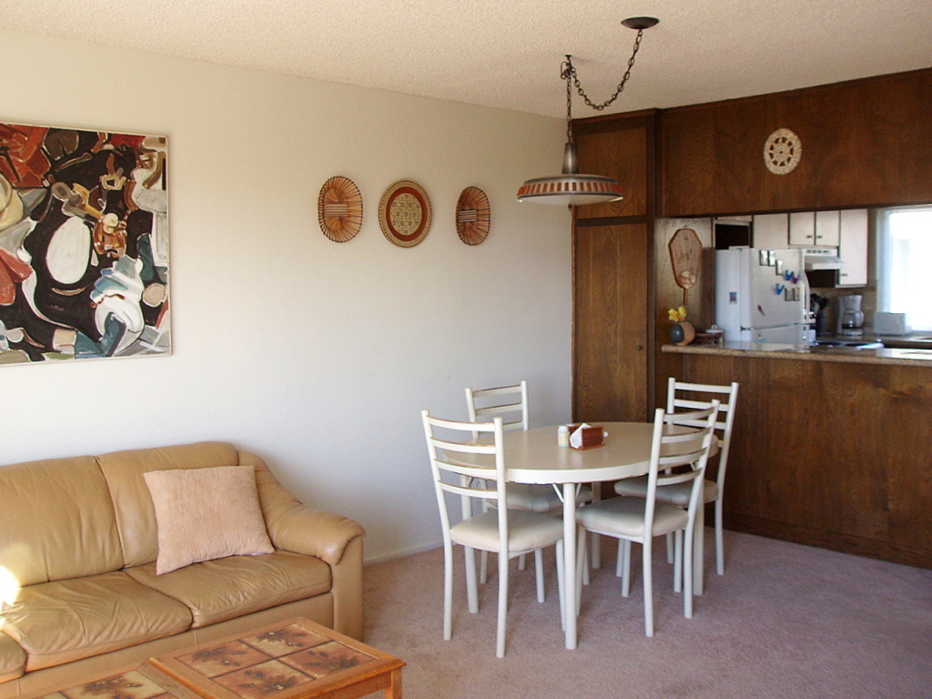 4700 Sandyland Road, Unit 25 Carpinteria, CA 93013 - Photo 4 of 11 Dining Area
