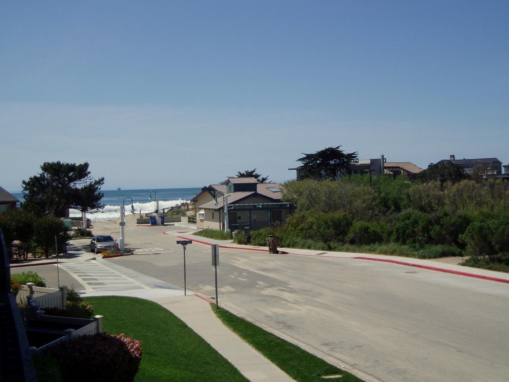 4700 Sandyland Road, Unit 25 Carpinteria, CA 93013 - Photo 10 of 11 Balcony View Toward Beach