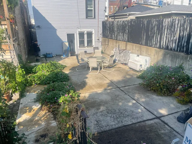 $359,900 | 2213 South Oakley Avenue, Chicago, IL 60608