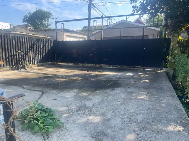 $359,900 | 2213 South Oakley Avenue, Chicago, IL 60608