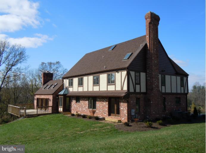 1112 Hawlings Road Brookeville, MD 20833 - Photo 13 of 30 Exterior (Rear)