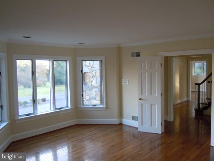 1112 Hawlings Road Brookeville, MD 20833 - Photo 17 of 30 1st floor office/study