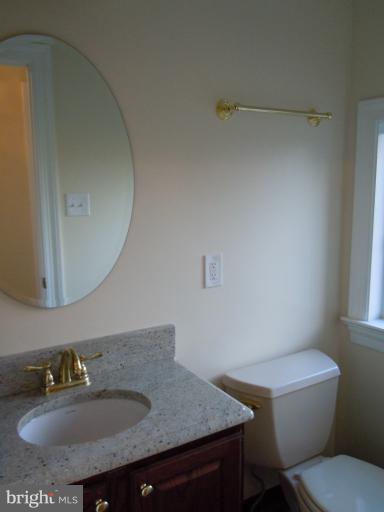 1112 Hawlings Road Brookeville, MD 20833 - Photo 21 of 30 Second 1st floor full bath