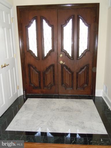 1112 Hawlings Road Brookeville, MD 20833 - Photo 8 of 30 Foyer with new marble and granite floor