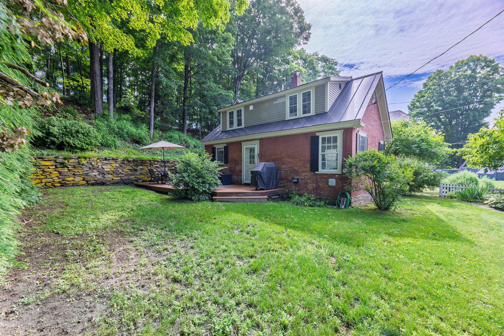 2039 Quechee Main Street Hartford, VT 05059 - Photo 28 of 32