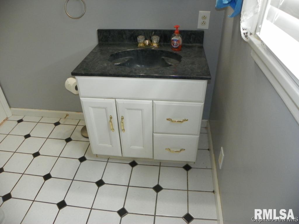 533 Rosedale Boulevard Jacksonville, IL 62650 - Photo 15 of 34 Gallery Image 15