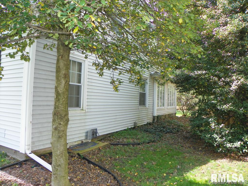 533 Rosedale Boulevard Jacksonville, IL 62650 - Photo 8 of 34 Gallery Image 8