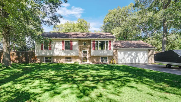 $299,000 | 3031 Huntington Avenue, Hobart, IN 46342