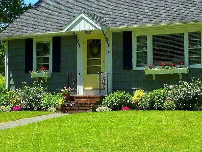 13 Spring Street Camden, ME 04843 - Photo 1 of 21 Exterior Front.