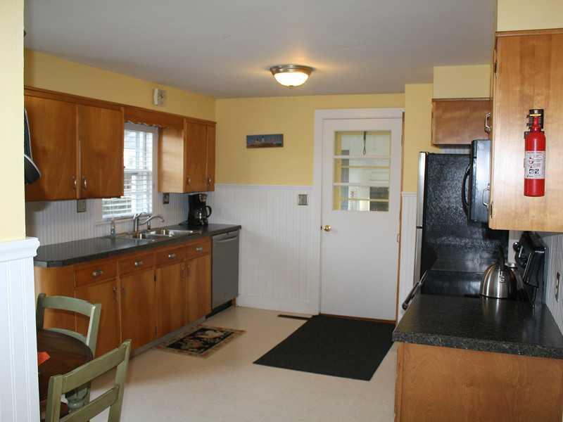 13 Spring Street Camden, ME 04843 - Photo 5 of 21 Kitchen.