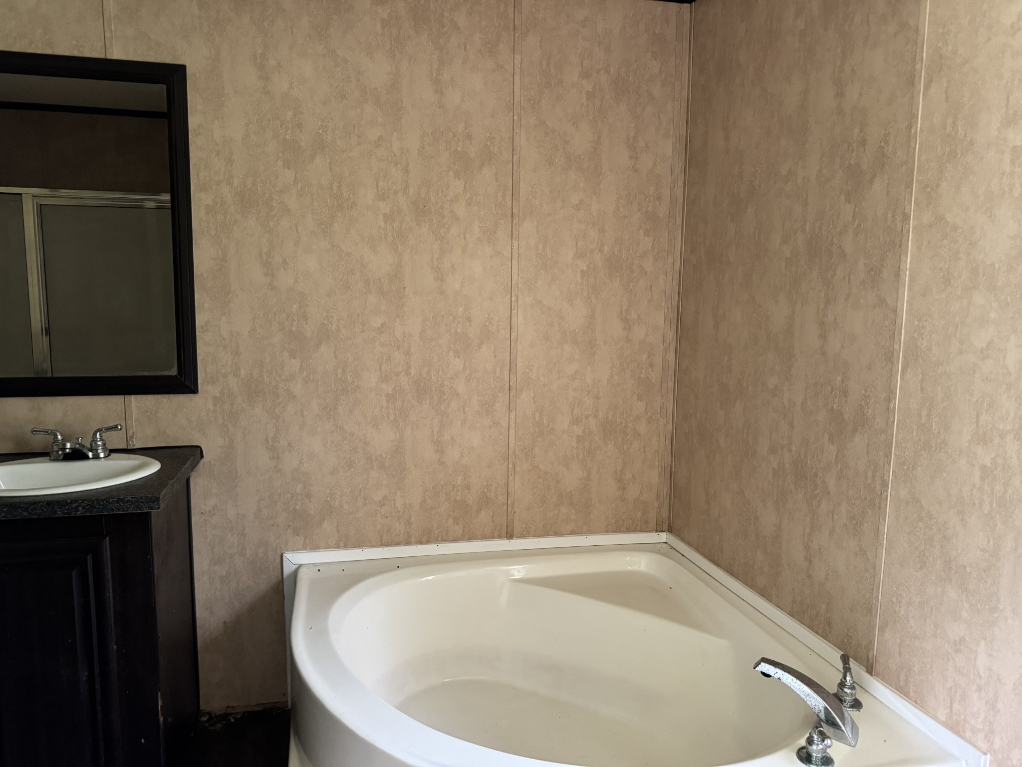 954 Normandy Road Normandy, TN 37360 - Photo 18 of 26 a bathroom with a tub