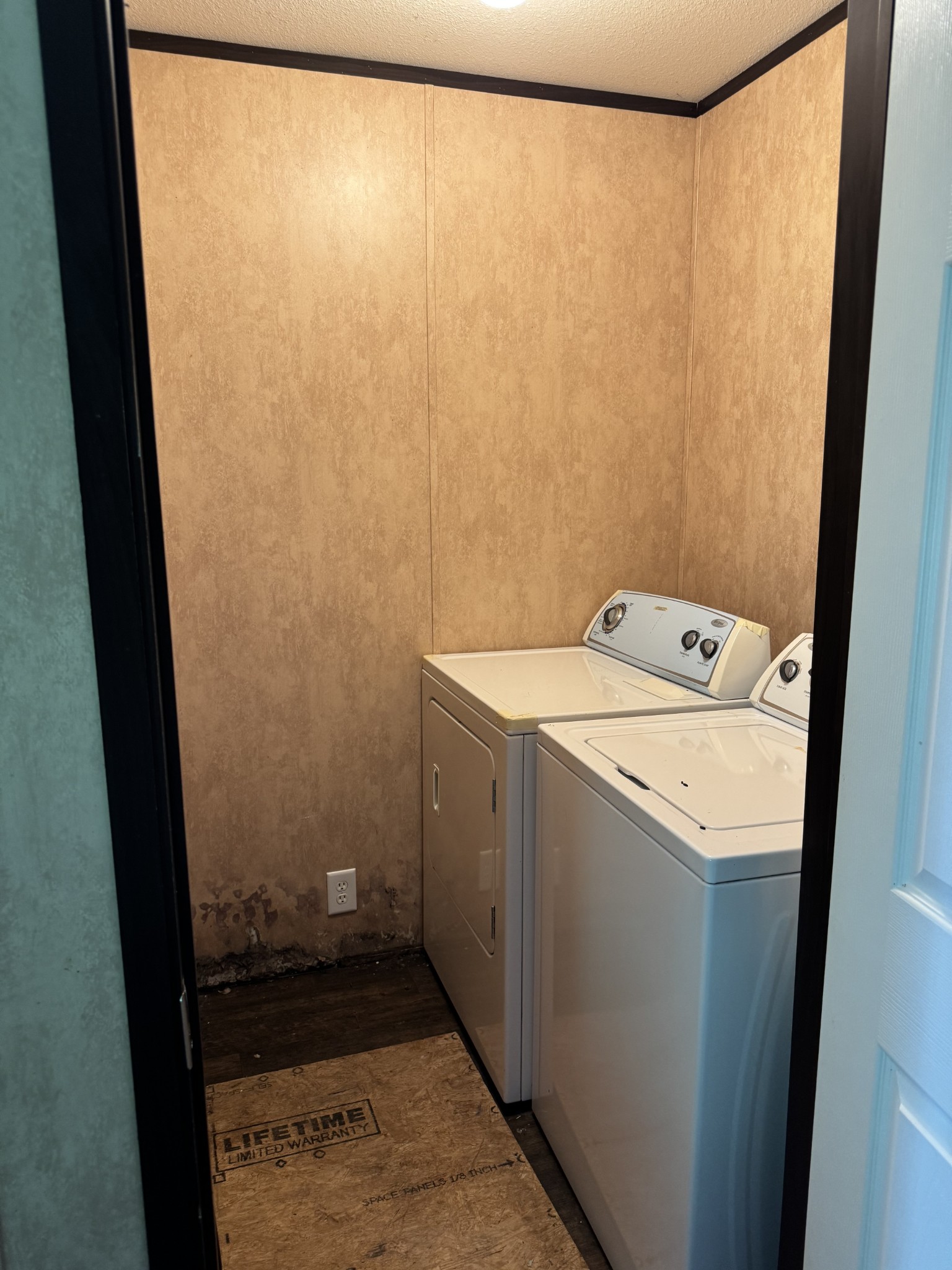 954 Normandy Road Normandy, TN 37360 - Photo 23 of 26 a utility room with dryer and washer