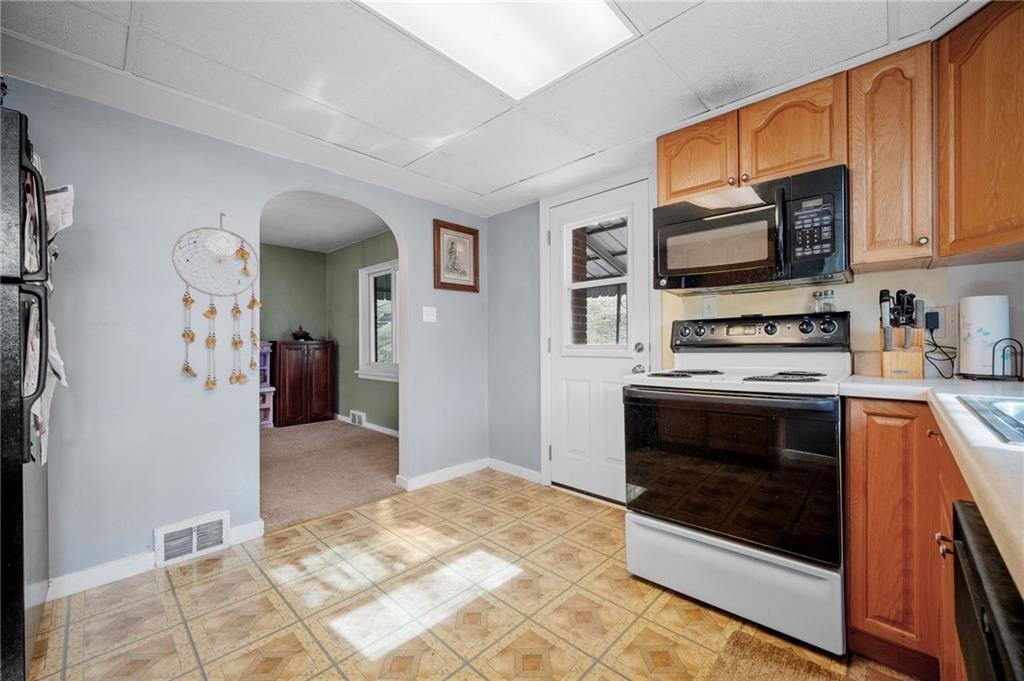 255 Rodi Road Pittsburgh, PA 15235 - Photo 8 of 21 Gallery Image 8