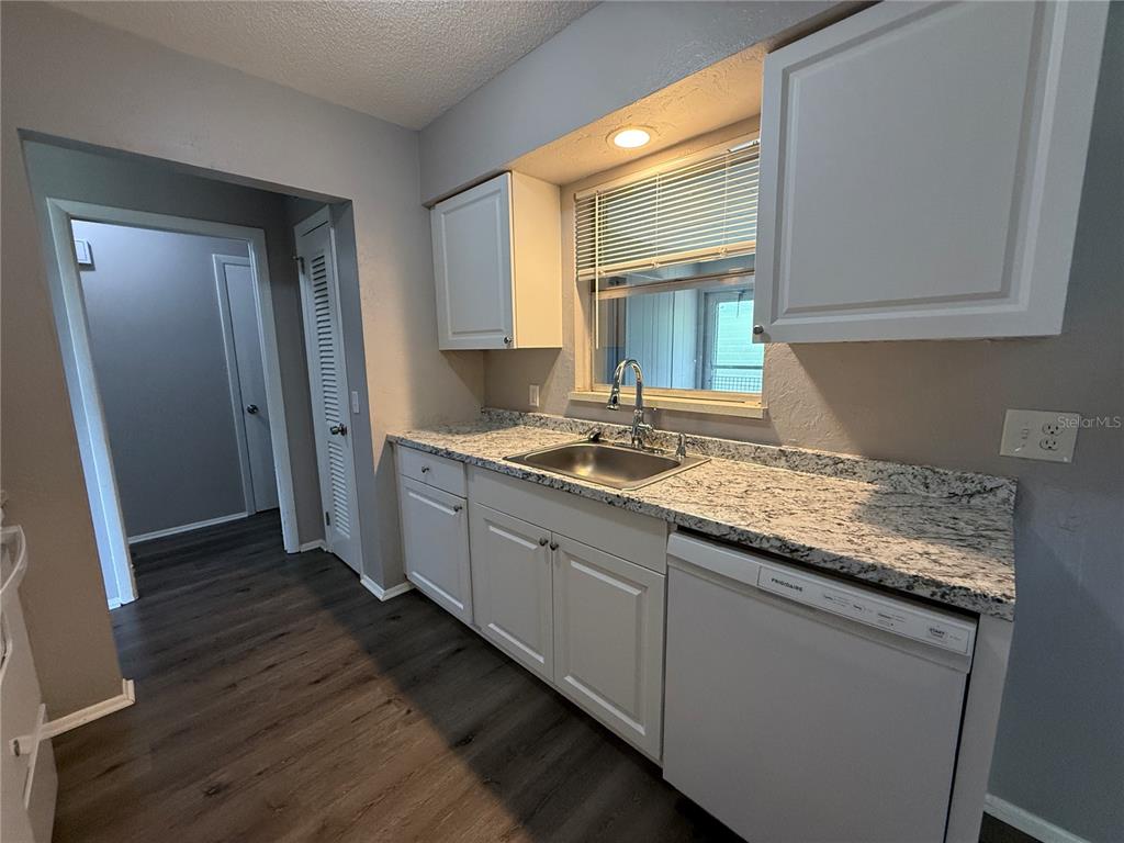 364 Briarwood Road Venice, FL 34293 - Photo 7 of 20