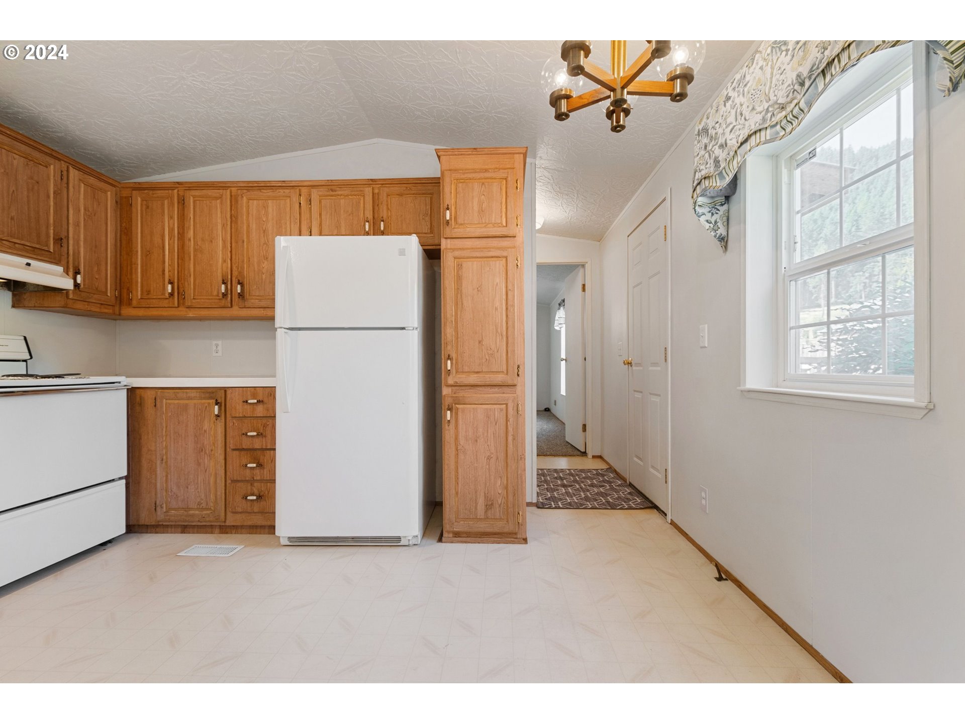 301 Brooks Road Carson, WA 98610 - Photo 8 of 17 Gallery Image 8