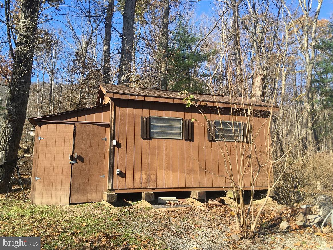 4144 Cold Run Valley Road Berkeley Springs, WV 25411 - Photo 33 of 34 STORAGE SHED