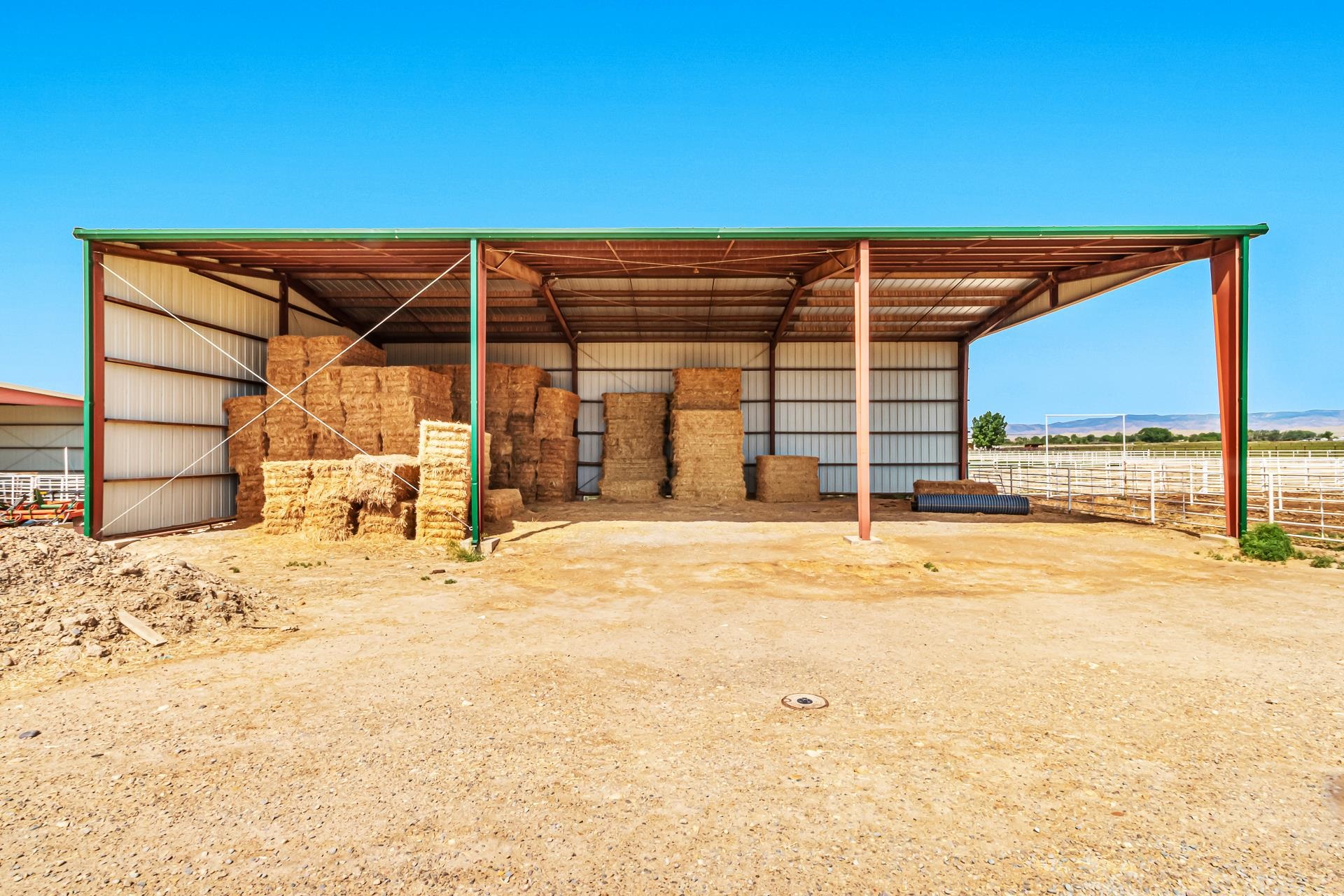 1847 7 Road Mack, CO 81525 - Photo 35 of 42 a view of a backyard of the house
