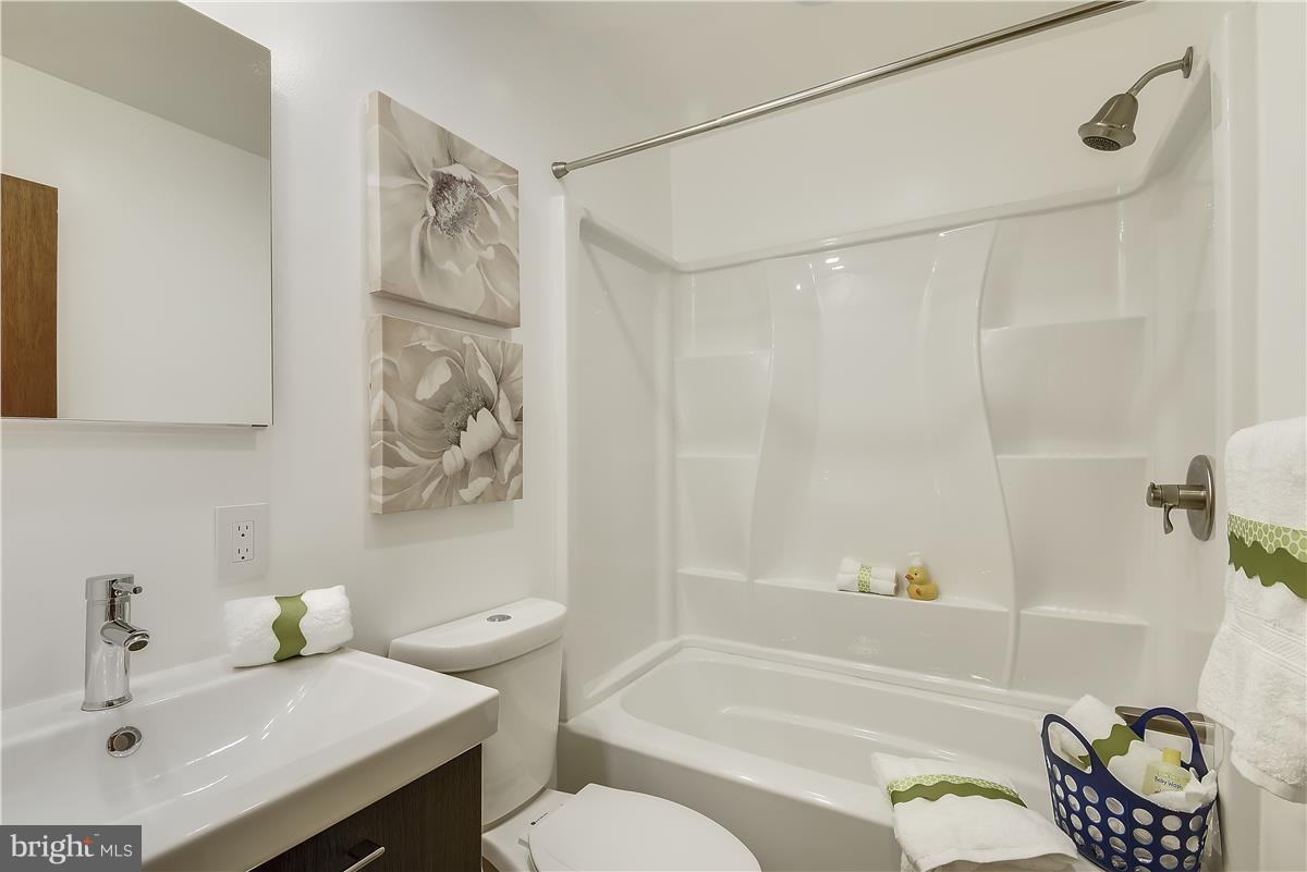 10108 Kohler Road Silver Spring, MD 20902 - Photo 8 of 30 Hall Bath