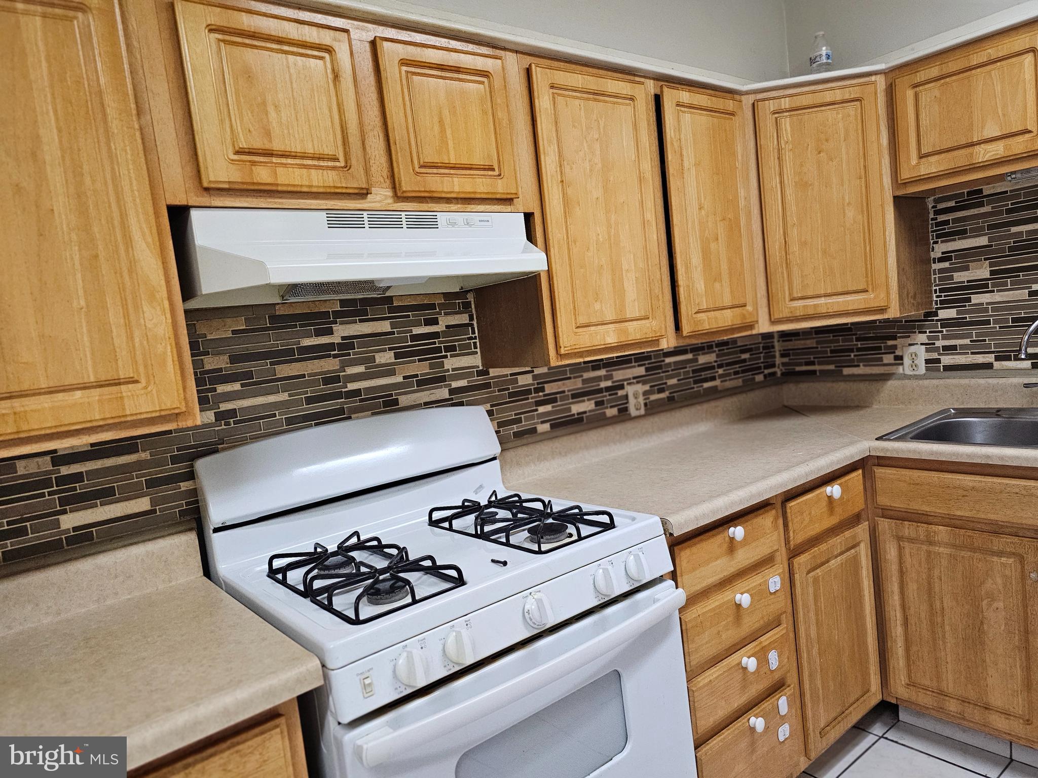 518 Birch Street Reading, PA 19604 - Photo 4 of 10