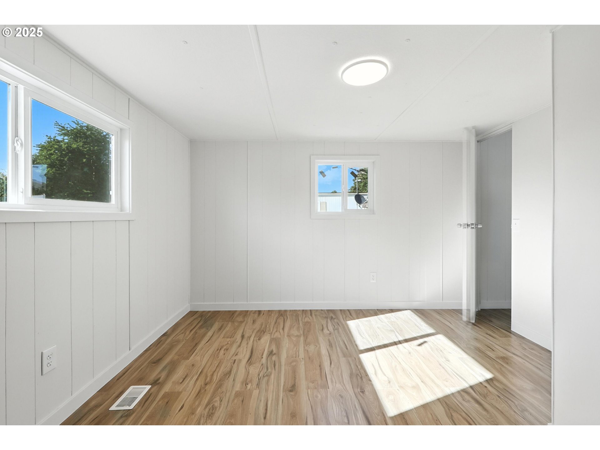 1901 Southeast Minter Bridge Road, Unit 10 Hillsboro, OR 97123 - Photo 18 of 22 Gallery Image 18