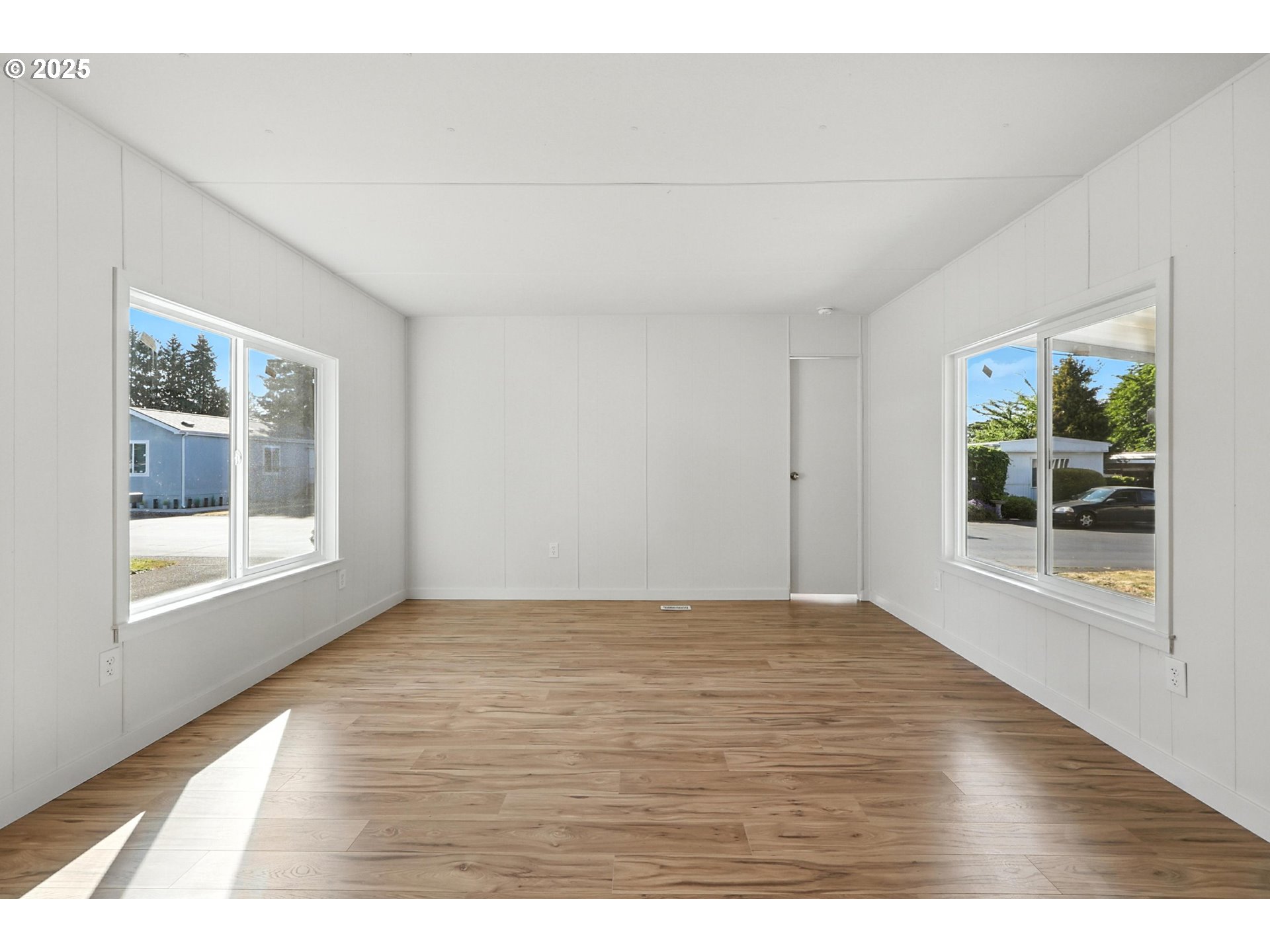 1901 Southeast Minter Bridge Road, Unit 10 Hillsboro, OR 97123 - Photo 3 of 22 Gallery Image 3