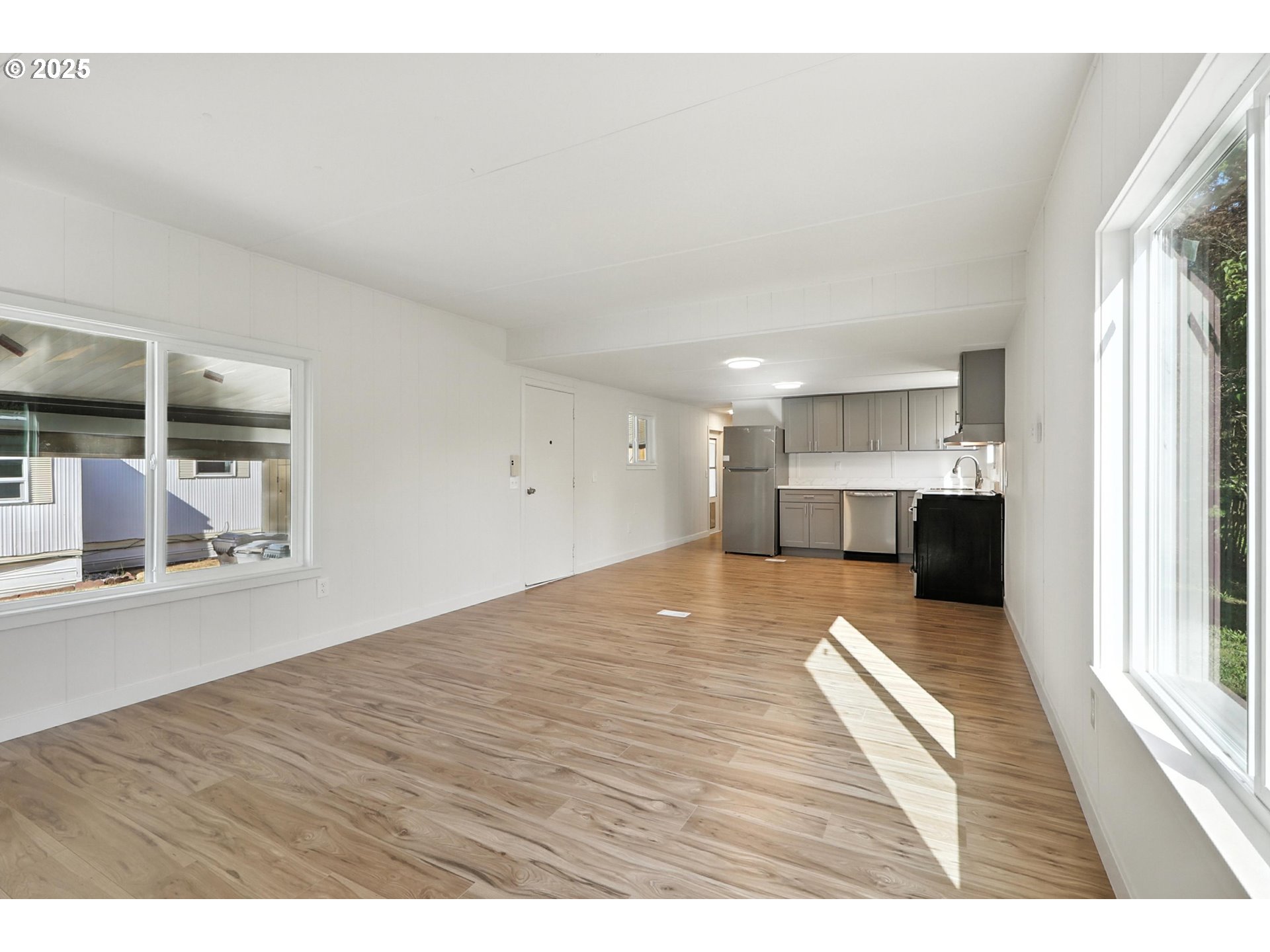 1901 Southeast Minter Bridge Road, Unit 10 Hillsboro, OR 97123 - Photo 6 of 22 Gallery Image 6
