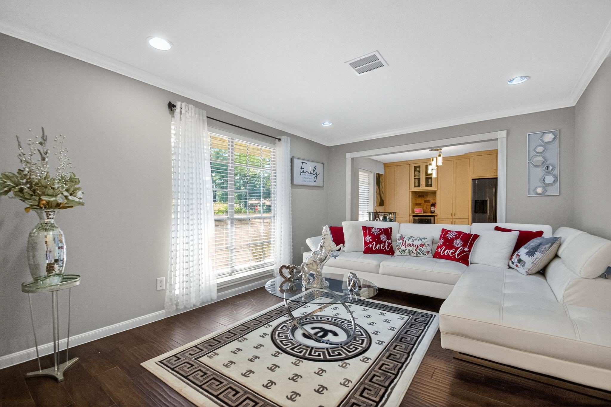 2514 Creekleaf Road Houston, TX 77068 - Photo 20 of 31 a living room with furniture and a window