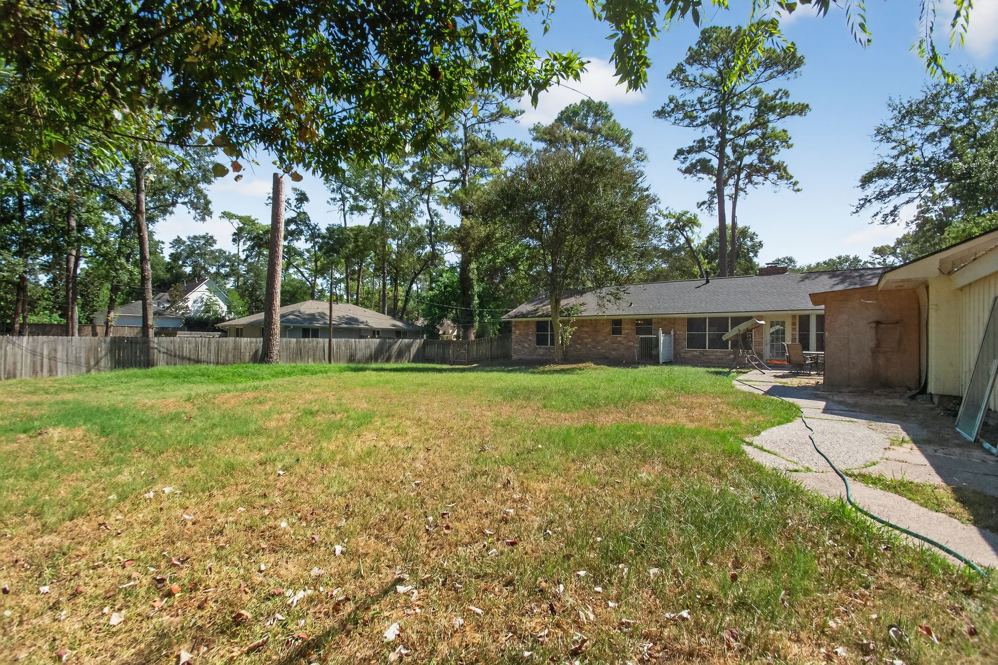 2514 Creekleaf Road Houston, TX 77068 - Photo 28 of 31 front view of a house with a yard