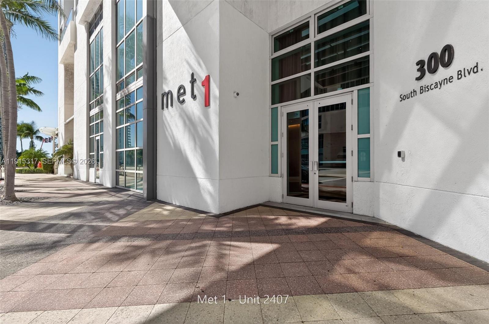 300 South Biscayne Boulevard, Unit T2407 Miami, FL 33131 - Photo 4 of 39 a view of a entryway