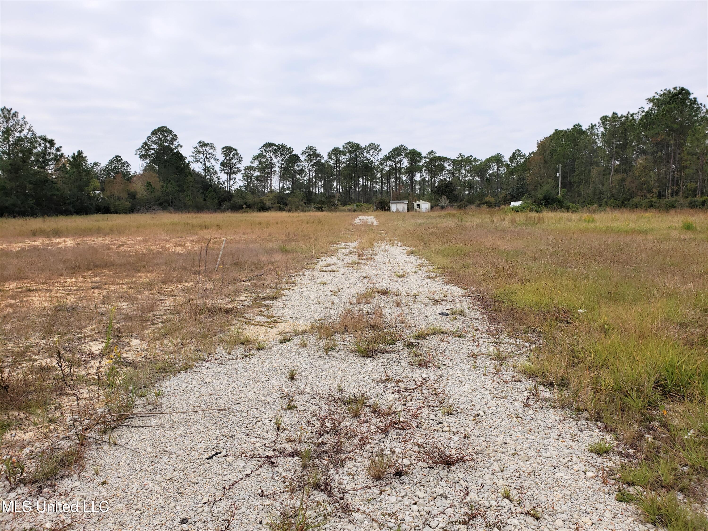 6319 Beatline Road Long Beach, MS 39560 - Photo 4 of 13 20211105_123344