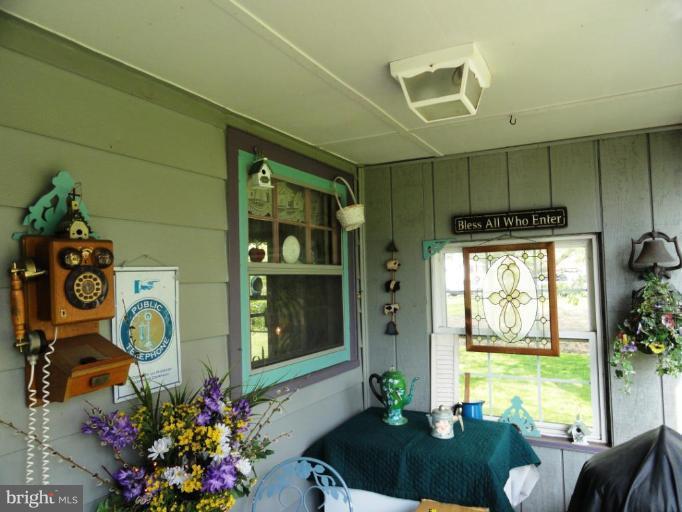 22331 Old Georgetown Road Smithsburg, MD 21783 - Photo 10 of 21 Screened-in Porch