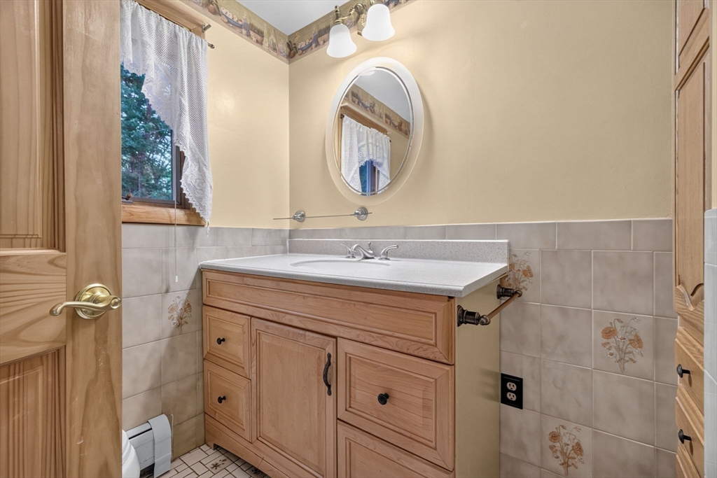 168 Groton Road Westford, MA 01886 - Photo 23 of 42