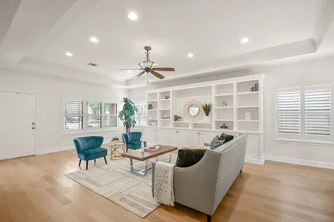 $835,000 | 1731 Lamonte Lane, Houston, TX 77018