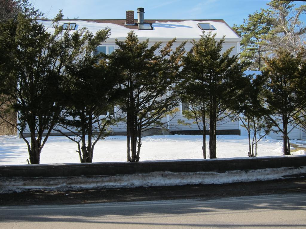812 Goffstown Road Manchester, NH 03102 - Photo 2 of 36