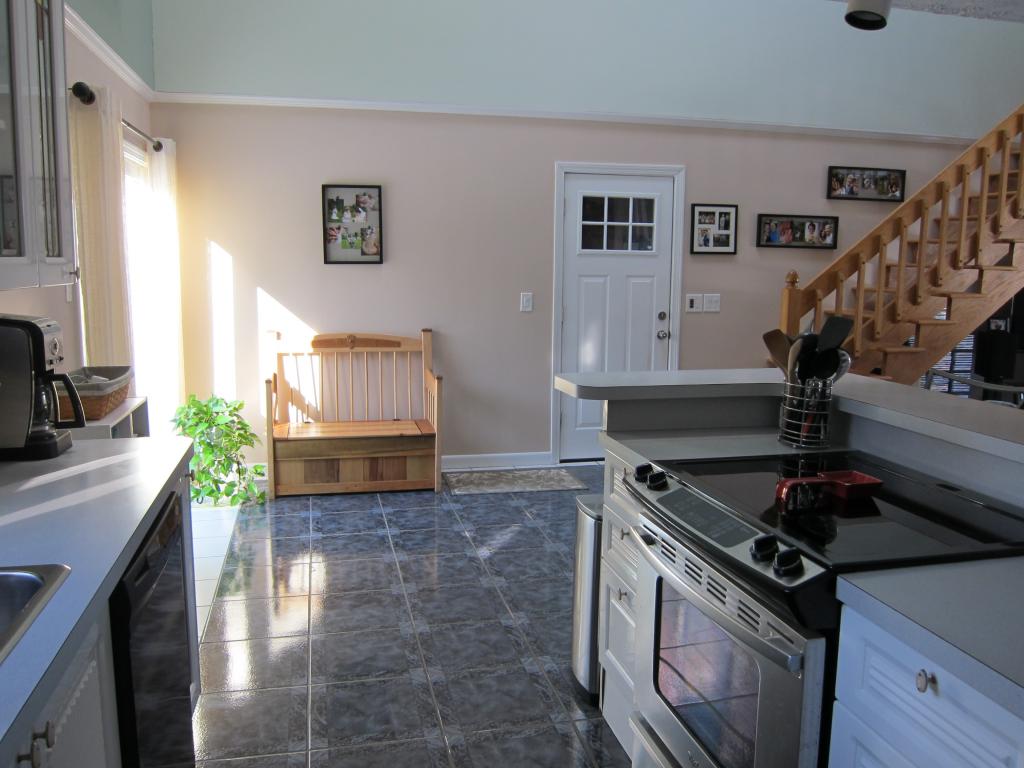812 Goffstown Road Manchester, NH 03102 - Photo 14 of 36