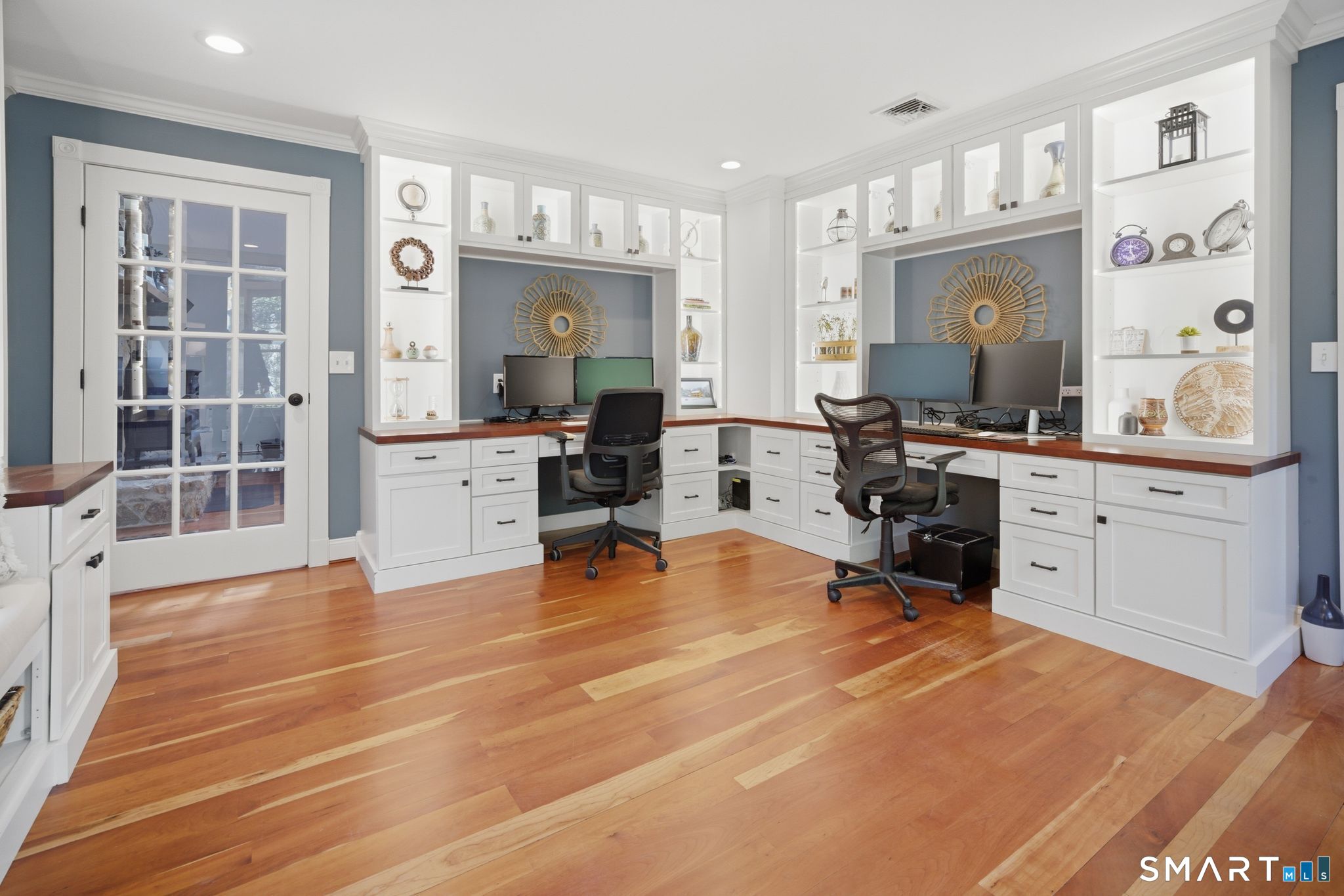 174 Walnut Hill Road Hartland, CT 06027 - Photo 16 of 36 a view of a livingroom with workspace and a window