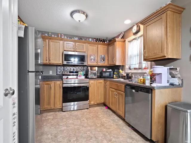 $325,000 | 13239 Magnolia Crk Trail, Fort Wayne, IN 46814