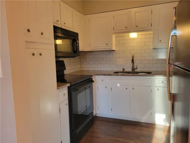 $139,950 | 8221 Santa Fe Drive, Unit 10, Overland Park, KS 66204